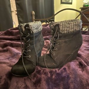 Women’s black booties